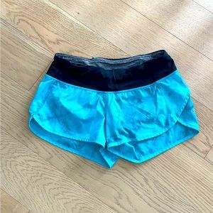 Lululemon speed shorts 2 way stretch size 4